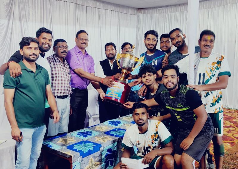 रात्रिकालीन वॉलीबॉल प्रतियोगिता में अम्बिकापुर बना ओपन चैलेंज वॉलीबॉल टूर्नामेंट 2025 का चैंपियन, फाइनल में पोतरा को 3-2 से हराया,