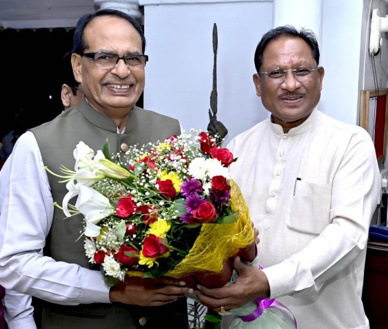 मुख्यमंत्री श्री साय से केंद्रीय मंत्री श्री शिवराज सिंह चौहान ने की सौजन्य मुलाकात