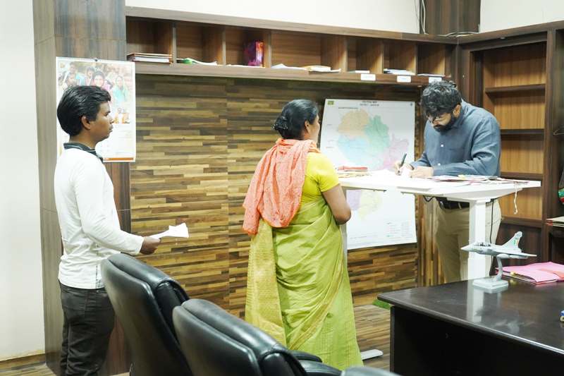 जनदर्शन बना जनसंवाद का सशक्त मंच! जशपुर कलेक्टर ने सुनीं जनता की समस्याएं, तत्काल कार्रवाई के निर्देश