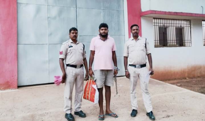 पहले प्यार का नाटक, फिर शादी का धोखा — SSP ऑफिस पहुंची युवती की करुण पुकार, जशपुर पुलिस ने आरोपी को चंद घंटों में पहुंचाया सलाखों के पीछे