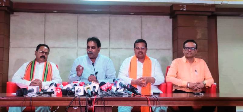रायपुर ‘स्काई वॉक’ को मिली नई रफ्तार : मूणत का कांग्रेस पर तीखा हमला, कांग्रेस ने स्काई वॉक को रोका, भाजपा ने फिर शुरू किया, मूणत बोले  37 करोड़ पूर्व स्वीकृत बजट से ही मिलेगा.