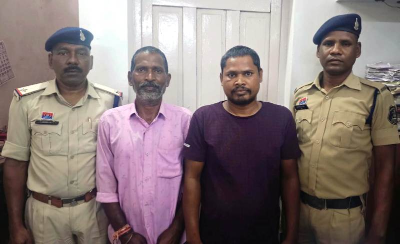 गरम तेल में झुलसाने की हैवानियत : शादी समारोह में बना विवाद हिंसा में बदला, सीपत में कुक भरत रजक पर हमला, आरोपी गिरफ्तार कर भेजे गये न्यायिक रिमांड पर जेल.