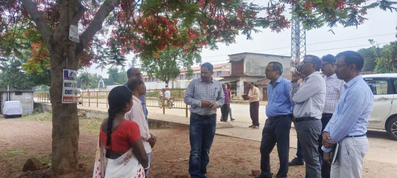 जशपुर : लोक स्वास्थ्य यांत्रिकी विभाग के सचिव अब्दुलहक ने विभागीय अधिकारियों की ली बैठक 