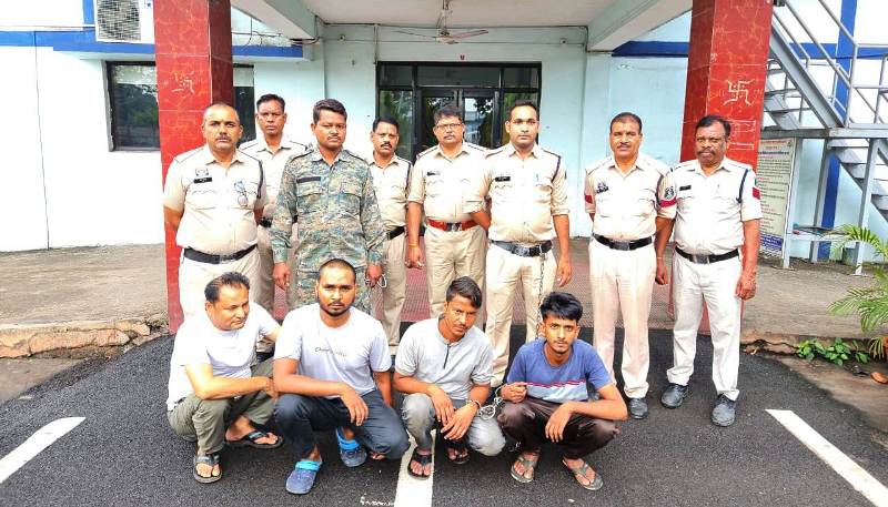 पुलिस ने ₹39.5 लाख की ठगी का किया पर्दाफाश : झारखंड से गिरफ्तार किए चार आरोपी, फर्जी दस्तावेजों से रायगढ़ से माल गायब, पूंजीपथरा पुलिस की चौंकाने वाली कार्रवाई, स्टील वायर और ट्रक जब्त.