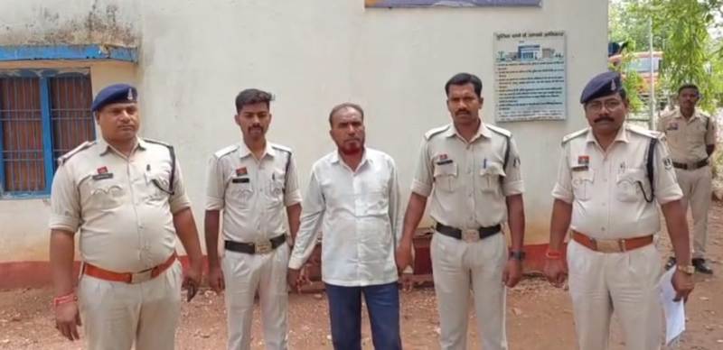 तेंदुपत्ता प्रबंधक के पद पर नौकरी लगाने के नाम पर 3 लाख की धोखाधड़ी करने वाले 1 आरोपी को पुलिस ने किया गिरफ्तार
