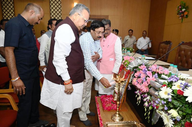 छत्तीसगढ़ विधानसभा में ऐतिहासिक प्रशिक्षण शिविर सम्पन्न : अगर विधायक को बनाना है सितारा या गिराना है सत्ता से, तो उनके PA/PS ही हैं असली सूत्रधार, विधानसभा में हुआ चौंकाने वाला खुलासा, छत्तीसगढ़ विधानसभा में खुली PA/PS की असली भूमिका की परतें!