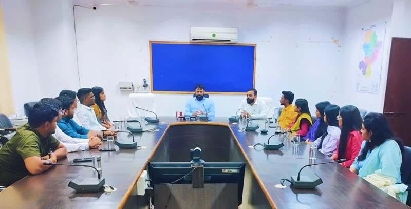 छत्तीसगढ़ दर्शन के तहत जशपुर पहुंचे 2024 बैच के डिप्टी कलेक्टरों ने कलेक्टर रोहित व्यास से की सौजन्य भेंट, जशपुर के उद्यानिकी परियोजनाओं और दर्शनीय स्थलों का करेंगे अवलोकन