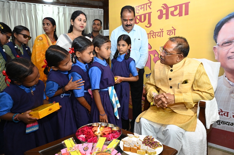 छत्तीसगढ़ में शिक्षा का नया सूर्योदय: अब कोई स्कूल शिक्षक विहीन नहीं, मुख्यमंत्री विष्णु देव साय के नेतृत्व में युक्तियुक्तकरण से शिक्षा व्यवस्था को मिली नई दिशा