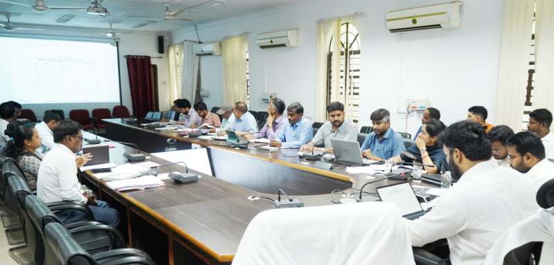 जशपुर : धरती आबा योजनान्तर्गत शत प्रतिशत ग्रामीणों को मिले लाभ – कलेक्टर