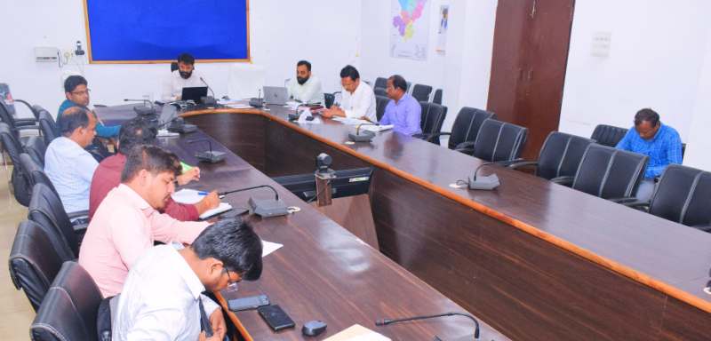 जशपुर : कलेक्टर रोहित व्यास ने गृह निर्माण मंडल, सीजीएमएससी और आदिम जाति विकास विभाग की ली समीक्षा बैठक, विकासकार्यों को गुणवत्ता के साथ समय सीमा में पूर्ण करने के दिए निर्देश