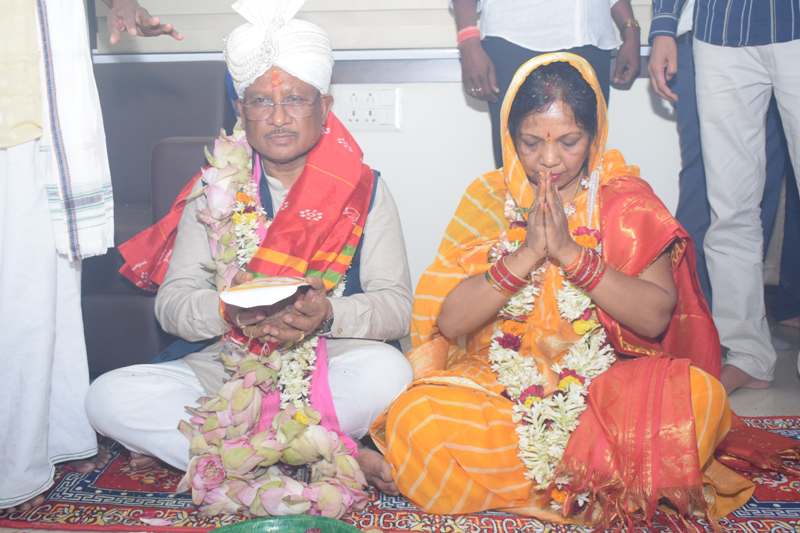 दोकड़ा में आस्था का महासंगम : छत्तीसगढ़ के मुख्यमंत्री विष्णुदेव साय रथ यात्रा में बने गजपति महाराजा, ओडिशा के पुरोहितों की उपस्थिति में निभाई गई परंपरागत रस्में, 27 जून को निकलेगी भव्य यात्रा