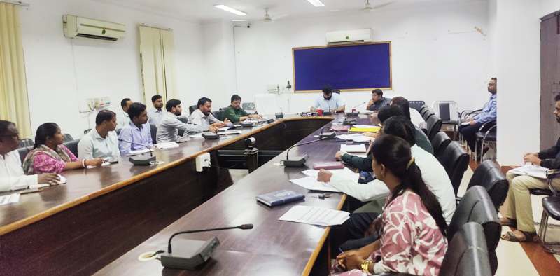 जशपुर : कलेक्टर ने खाद्य एवं सम्बद्ध विभागों की ली समीक्षा बैठक, जिले में खाद एवं बीज की मांग अनुसार आपूर्ति हेतु दिए निर्देश