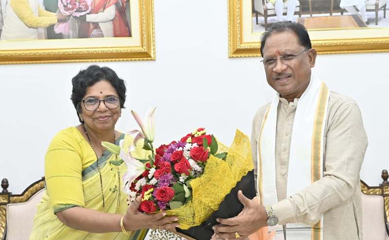 मुख्यमंत्री विष्णु देव साय से राष्ट्रीय महिला आयोग की अध्यक्ष ने की सौजन्य मुलाकात