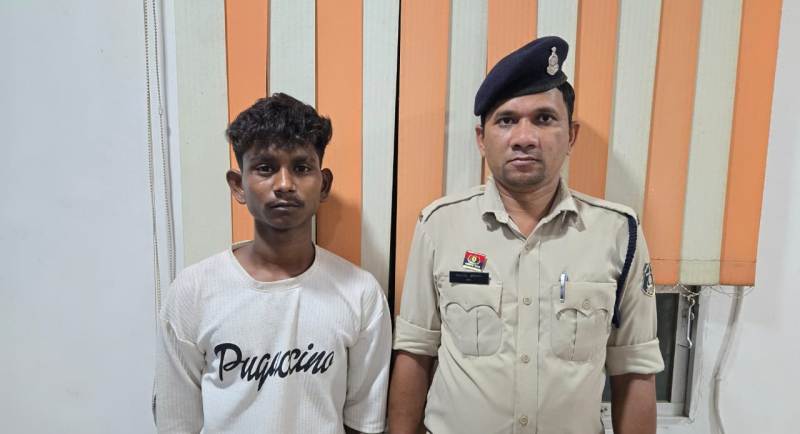 अपहृत बालिका को भगाकर उडीसा ले जाने वाले आरोपी शनी सारथी को अकलतरा से किया गया गिरफ्तार, आरोपी अपहृता को लेकर उड़ीसा से जम्मू कश्मीर ले जाने की फ़िराक़ में था