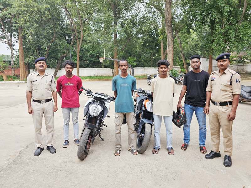 स्पीड बाईक को मोडिफाइड कराकर खतरनाक ढंग से चलाने वाले स्पीड बाईकर्स को लगा तगड़ा जुर्माना, 2 प्रकरणों में कुल 15,000 रू. का काटा गया चालान