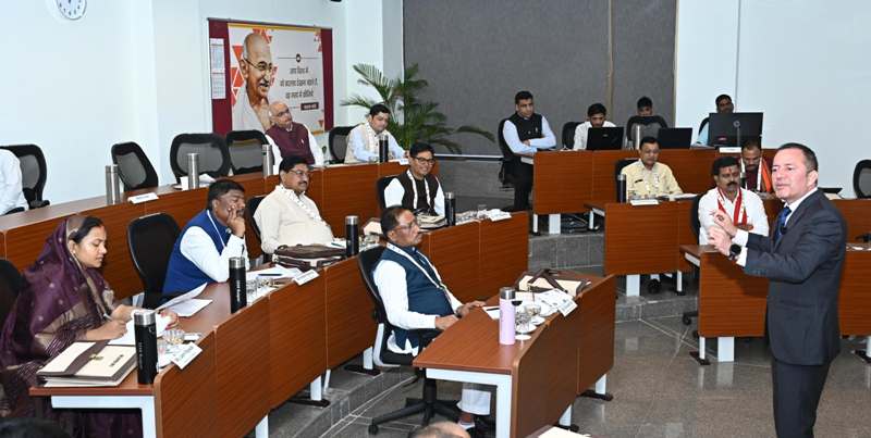 मुख्यमंत्री श्री साय ने ‘चिंतन शिविर 2.0’ को बताया नीति-निर्माण का सशक्त मंच, आईआईएम रायपुर में मंत्रियों ने सीखी सुशासन और नेतृत्व की बारीकियां