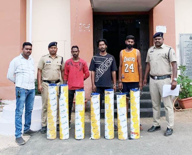 सबमर्सिबल मोटर पंप चोरी करने वाले 03 आरोपी गिरफ्तार, चोरी की गई 08 नग सबमर्सिबल मोटर पंप किया गया जप्त