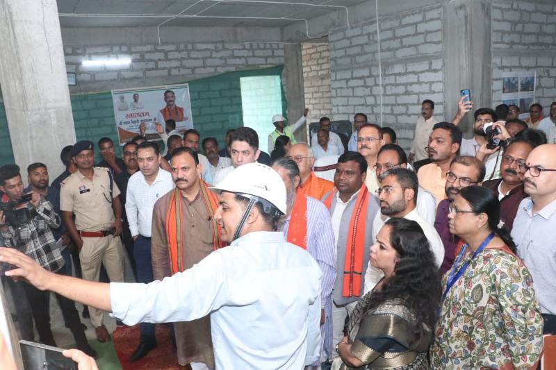 स्वास्थ्य मंत्री श्याम बिहारी जायसवाल ने निर्माणाधीन शासकीय चिकित्सा महाविद्यालय तेलगरा का किया निरीक्षण