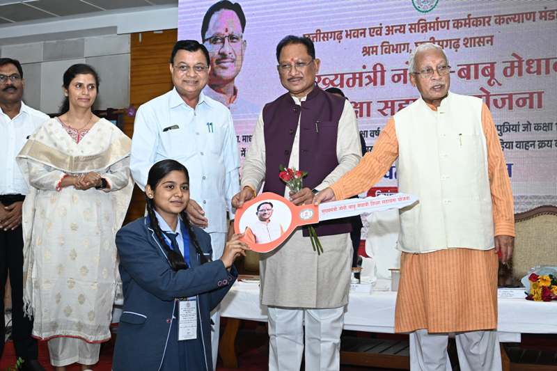 श्रमिक परिवारों के सशक्तिकरण और उत्थान के लिए समर्पित है हमारी सरकार – मुख्यमंत्री विष्णु देव साय