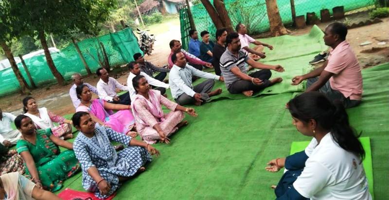 जशपुर में योग महाकुंभ सप्ताह : वर्षा के बीच उत्साहपूर्वक हुआ योगाभ्यास, बारिश भी नहीं रोक सकी जशपुरवासियों का योग प्रेम, 19 ग्रामों में हुआ सामूहिक योग अभ्यास.