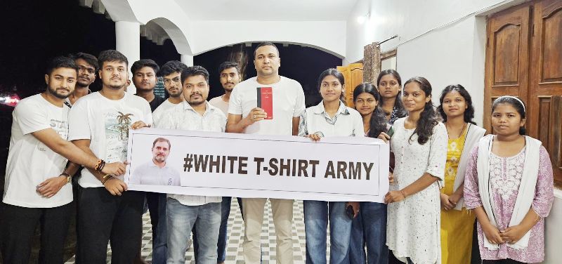 कुनकुरी से शुरू हुआ “White T-Shirt Army” अभियान : युवाओं के साथ विनयशील ने रखी सामाजिक बदलाव की नींव