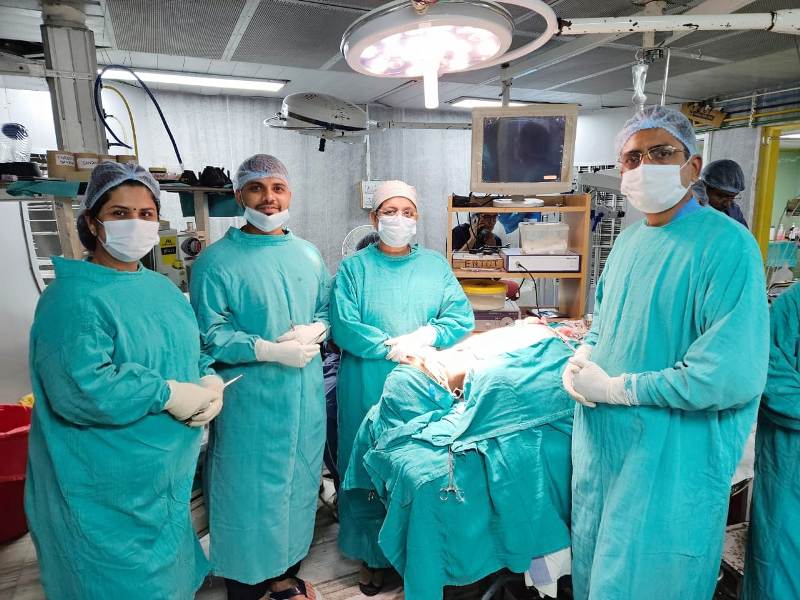 पंडित जवाहरलाल नेहरू चिकित्सा महाविद्यालय एवं अम्बेडकर अस्पताल में हुई जटिल ट्रेकियल स्टेनोसिस बीमारी की सफल सर्जरी