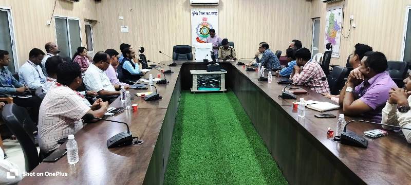 साइबर फ्रॉड मामलों में होगी त्वरित कार्रवाई : खाता फ्रीज़ मामले में पीड़ित को अब नहीं भटकना पड़ेगा बैंक दर-बैंक, रायगढ़ में बैंक मैनेजरों को दिए निर्देश, खाता होल्ड की जानकारी अब तुरंत मिलेगी पीड़ितों को.