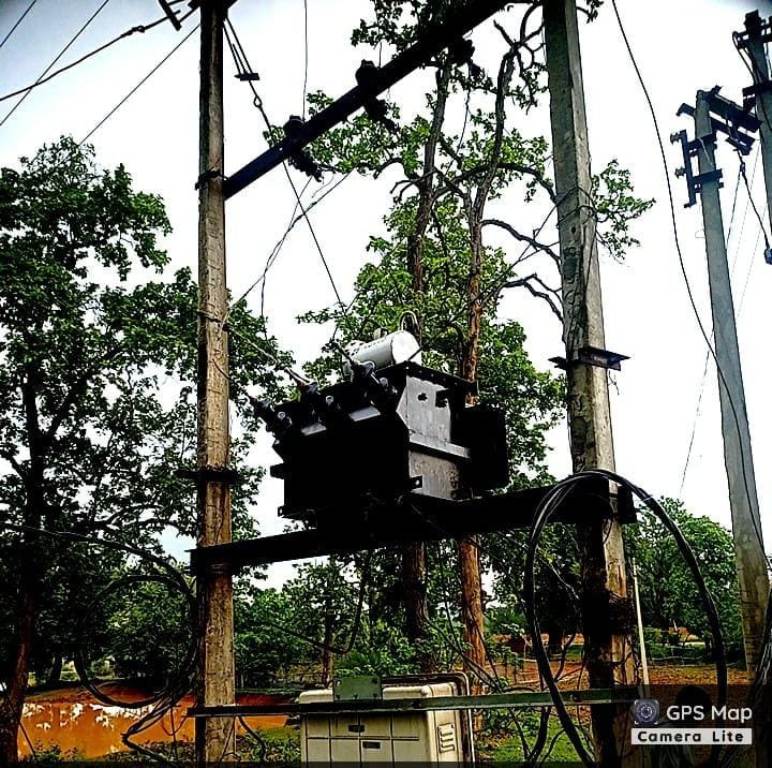 मुख्यमंत्री कैंप कार्यालय की पहल पर ढोढ़ीबहार में लगाया गया नया ट्रांसफार्म, पुनः बहाल हुई विद्युत आपूर्ति, ग्रामीणों ने जताया मुख्यमंत्री के प्रति आभार