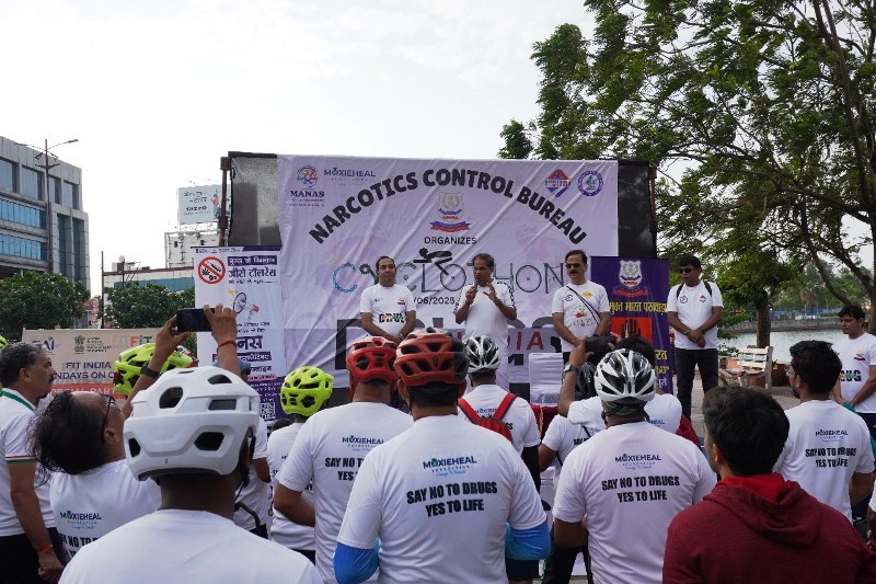 नशे के खिलाफ एकजुट हुआ रायपुर : रायपुर में नशामुक्त भारत अभियान के तहत CYCLOTHON का भव्य शुभारंभ, युवाओं ने ली नशे से दूर रहने की शपथ, पुलिस, एनसीबी और ट्रैफिक विभाग ने मिलकर चलाया जागरूकता साइक्लोथॉन अभियान.