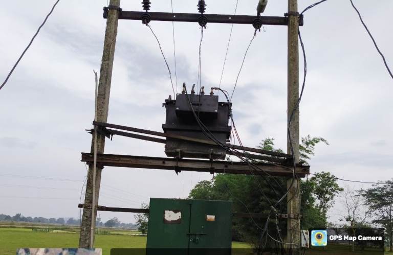 मुख्यमंत्री कैंप कार्यालय की पहल पर ग्राम जोकारी में लगाया गया नया ट्रांसफार्म, पुनः बहाल हुई विद्युत आपूर्ति, ग्रामीणों ने जताया मुख्यमंत्री के प्रति आभार