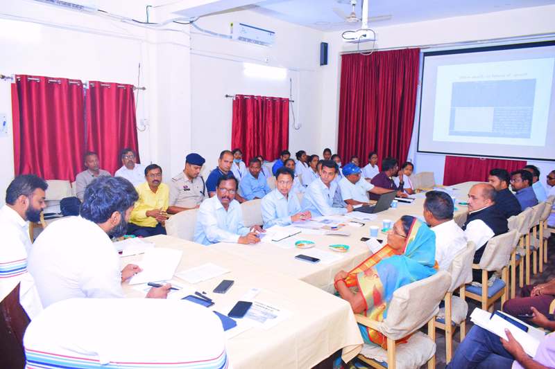 कलेक्टर रोहित व्यास की अध्यक्षता में जीवनदीप कार्यकारिणी समिति की बैठक सम्पन्न : गंभीर कुपोषित बच्चों को पोषण पुर्नवास केंद्र लाने पर आंगनबाड़ी कार्यकर्ता, सहायिका व मितानिन को समिति से प्रोत्साहन राशि देने के निर्देश