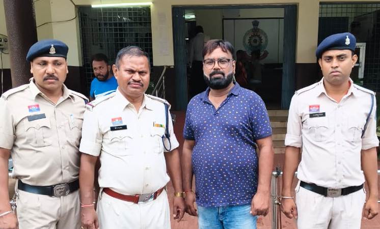 फर्जी भर्ती रैकेट का खुलासा: 2 लाख के बाउंस चेक, झूठे वादे और फिर गिरफ्तारी, जय वर्मा का खेल खत्म!