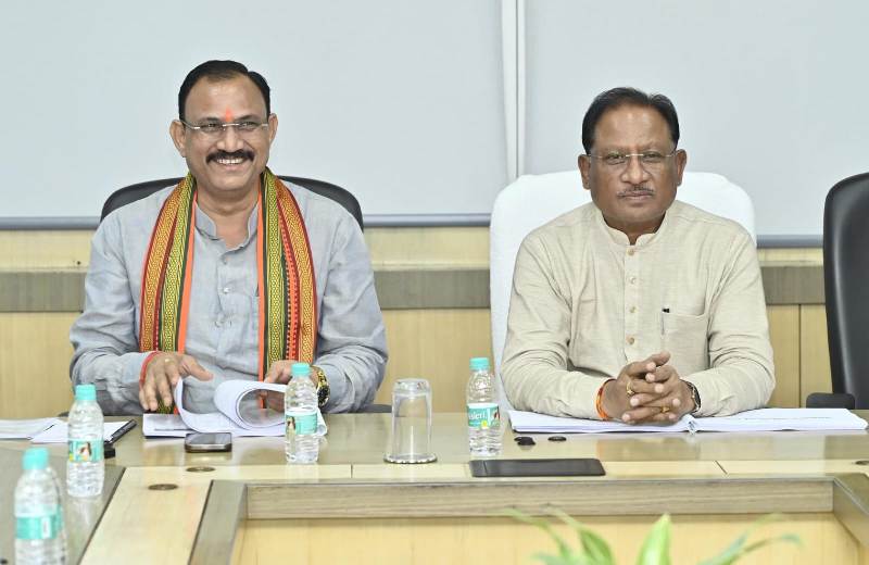 विशेष लेख : विष्णु के सुशासन से बस्तर संभाग में बदल रही है स्वास्थ्य सुविधाओं की तस्वीर, संभाग के नक्सल प्रभावित जिलों में भी लोगों की पहुंच में हैं स्वास्थ्य सुविधाएं