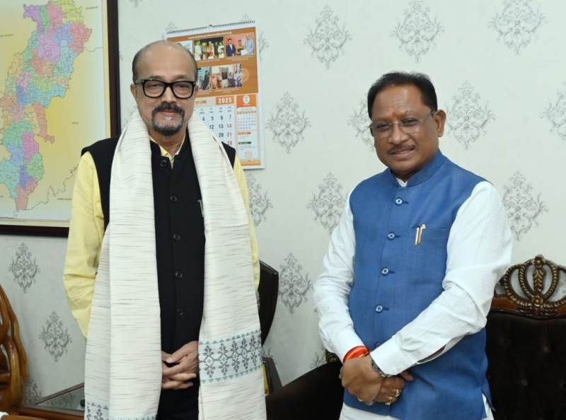 मुख्यमंत्री विष्णुदेव साय की राज्यपाल रमेन डेका से सौजन्य भेंट, प्रदेश हित के मुद्दों पर हुई चर्चा