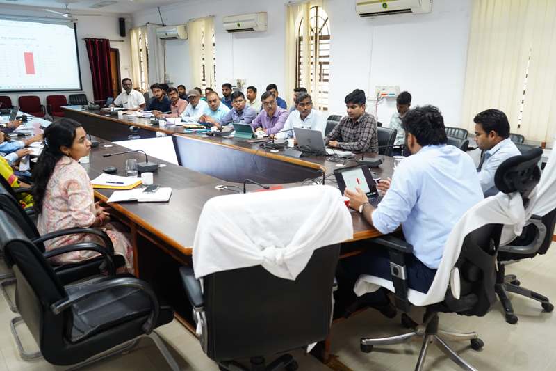 जशपुर कलेक्टर का बड़ा एक्शन! पंचायत कार्यों में देरी पर सख्ती, विकास की रफ्तार बढ़ाने दिए निर्देश