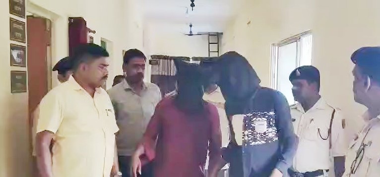 सीसीटीवी और मुखबिर की मदद से खुला सनसनीखेज मामला: पेट्रोल पंप लूट में युवक की हत्या, 2 आरोपी गिरफ्तार
