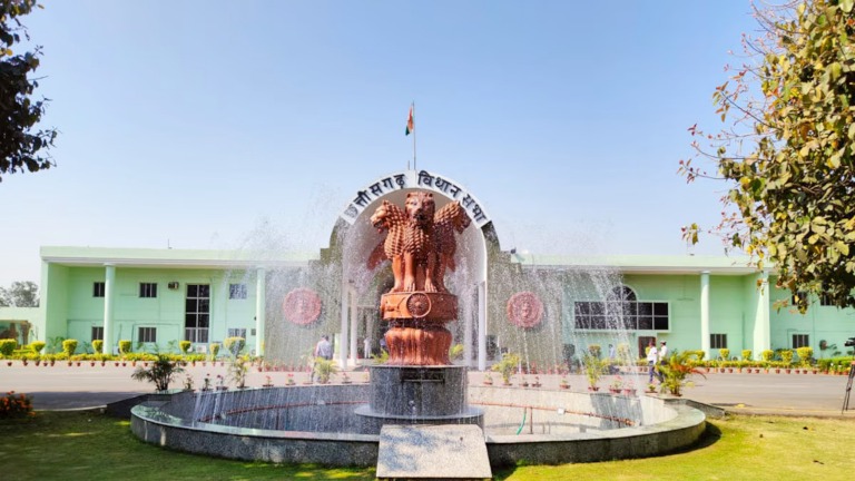 छत्तीसगढ़ ग्रोथ एंड स्टेबिलिटी फंड विधेयक 2025 विधानसभा में सर्वसम्मति से पारित, राज्य की दीर्घकालिक वित्तीय स्थिरता और सतत विकास की दिशा में एक महत्वपूर्ण कदम