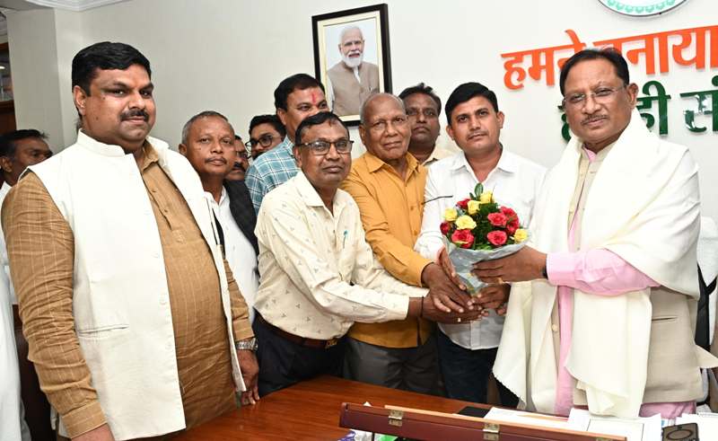 मुख्यमंत्री श्री साय से यादव समाज के प्रतिनिधियों ने की सौजन्य मुलाकात