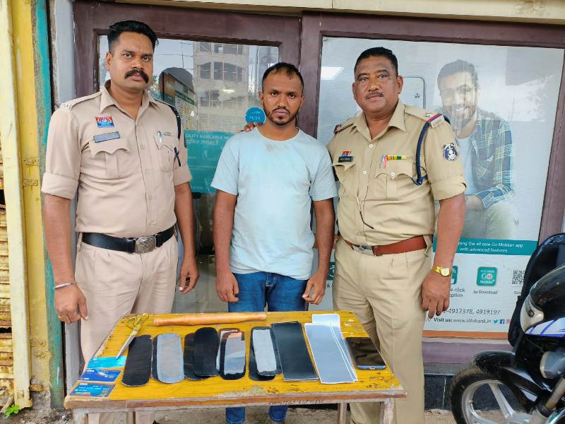 ATM से पैसा नहीं निकला? समझ लीजिए ठगी हो चुकी! YouTube से सीखी टेक्नीक से लाखों की ठगी करने वाला मास्टरमाइंड नागपुर से गिरफ्तार, अंतर्राज्यीय ठग विश्वजीत सोमकुंवर की हाई-टेक ठगी का खुलासा