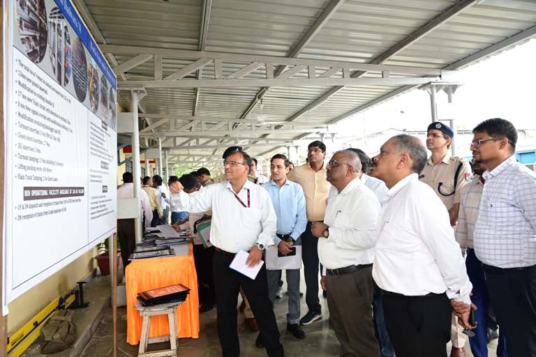 रेलवे का बड़ा एक्शन! झलवारा–शहडोल खंड में संरचना से लेकर क्रू रूम तक की जांच, GM ने बताया ‘प्रेरणादायक’