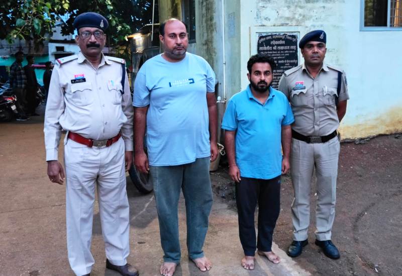 व्हाट्सएप-टेलीग्राम के जरिये धोखाधड़ी : क्रिप्टो इन्वेस्टमेंट के नाम पर डॉ. बसंत वर्मा से 62 लाख की ठगी, पद्मनाभपुर पुलिस ने दो आरोपियों को पंजाब से किया गिरफ्तार, साइबर सेल की मदद से पकड़े गए ठग.