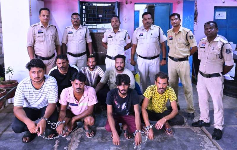 पुलिस की त्वरित कार्रवाई : कूली लाइन तिराहा पर झगड़ा और लूट, जूटमिल में मारपीट और लूटपाट करने वाले सात आरोपी गिरफ्तार, सभी को भेजा गया जेल.