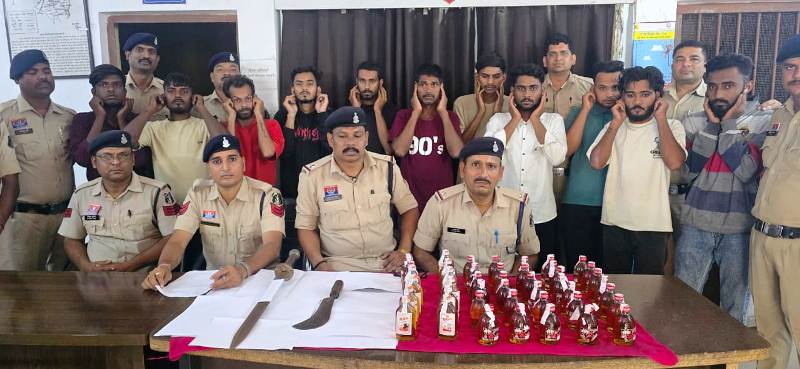 बिलासपुर पुलिस का बदमाशों पर ‘प्रहार’ : सिरगिट्टी में रात भर चला दबिश अभियान, गणेश नगर से तिफरा तक चला पुलिस का ऑपरेशन, दस बदमाश हिरासत में.