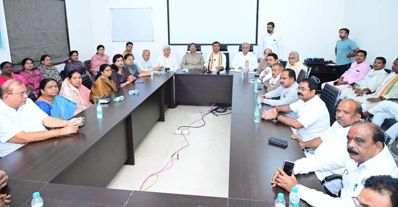 22 जुलाई को कांग्रेस करेगी प्रदेशभर में आर्थिक नाकेबंदी चक्का जाम : चैतन्य बघेल की गिरफ्तारी तथा अडानी के लूट के खिलाफ कांग्रेस करेगी विरोध प्रदर्शन