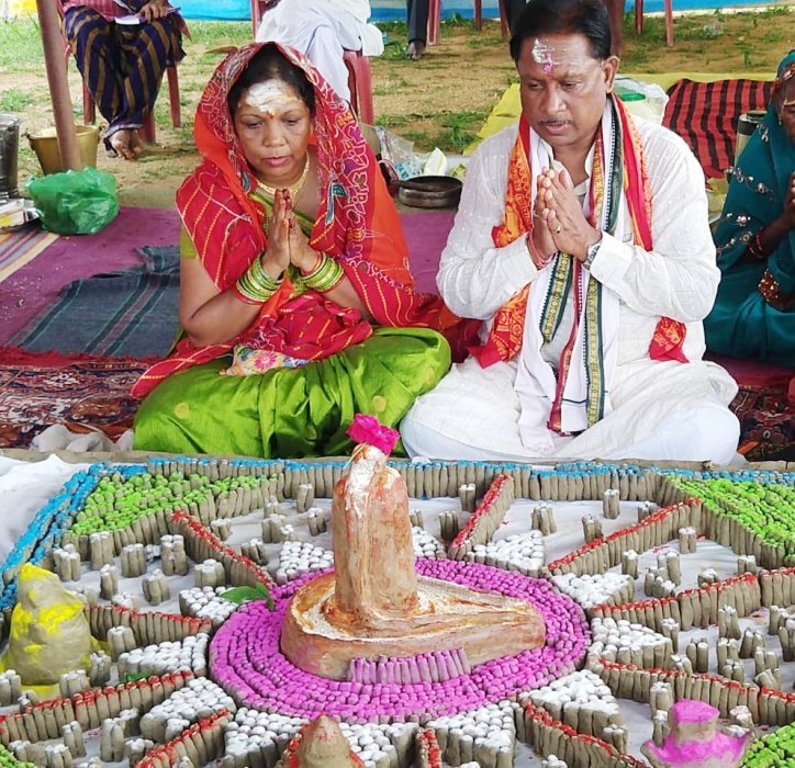 पवित्र श्रावण में आध्यात्मिक ऊर्जा से भर उठेगा जशपुर: श्री फलेश्वर नाथ महादेव मंदिर बगिया में होगा दुर्लभ शिव अनुष्ठान और 100108 पार्थिव शिवलिंग निर्माण का विराट यज्ञ