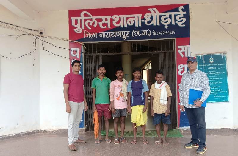 दस वर्षों से सक्रिय अंतर्राज्यीय गौ-तस्करी गिरोह पर नारायणपुर पुलिस की बड़ी कार्रवाई : गौहत्या के लिए ले जाए जा रहे 34 पशु बरामद,  बिना दस्तावेज़ों के गौ-तस्करी करते चार आरोपी गिरफ्तार, नारायणपुर पुलिस ने भेजा जेल.