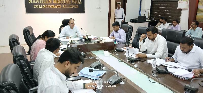 परियोजनाओं में देरी, मुआवजा वितरण अटका! कलेक्टर बोले—अब नहीं चलेगा बहाना, हर हफ्ते होगी समीक्षा