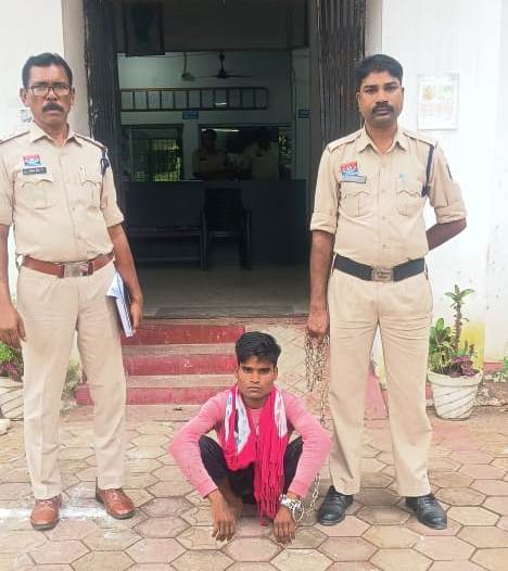 ऑपरेशन मुस्कान : रायगढ़ पुलिस ने शादी का झांसा देकर भगाई गई नाबालिग बालिका को किया दस्तयाब, आरोपी युवक को गिरफ्तार कर भेजा गया न्यायिक रिमांड पर.