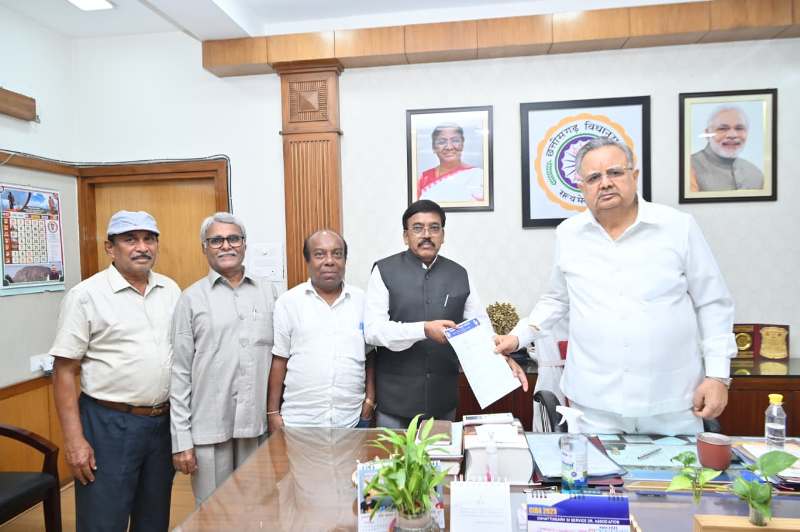 नवा रायपुर में छत्तीसगढ़ विधानसभा परिसर में स्थापित होगी बाबा साहेब डॉ. भीमराव अंबेडकर की 25 फीट से ऊंची भव्य प्रतिमा, विधानसभा अध्यक्ष डॉ. रमन सिंह ने मुख्यमंत्री को पत्र लिखकर की कार्यवाही की अनुशंसा