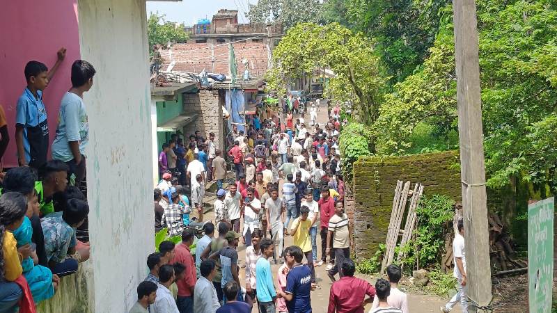 कुनकुरी की दहलाने वाली घटना : युवक ने अपनी ही माँ का कत्ल कर शव को टुकड़ों में बांटा, हथियार लहराकर पुलिस को भी दी चुनौती